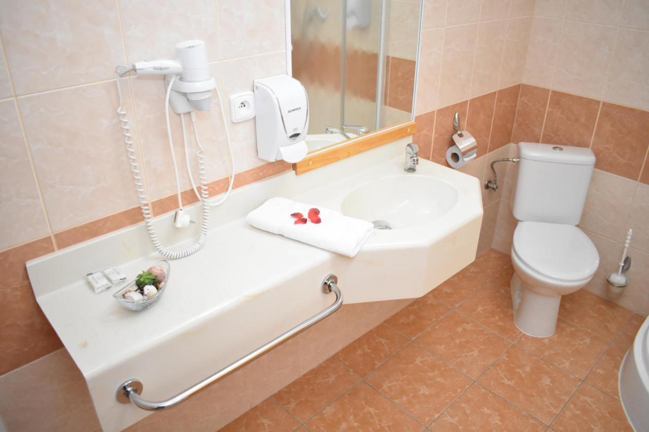 Náměšť nad Oslavou Hotel Restaurant Na Statku מראה חיצוני תמונה